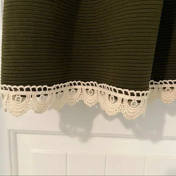 Altar’d State Green Mini Dress with Cream Lace Hem Size Small - Picture 4 of 8